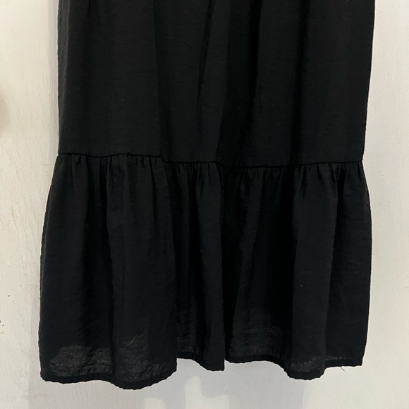 Black Puff Sleeve Sweetheart Neckline, Smocked back, Nine West, Medium, like new - Picture 7 of 8